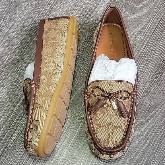Coach Moira Sig Jacq Loafer - Picture 2 of 4